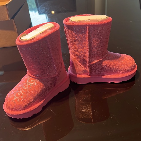 Kids UGG boots - Picture 3 of 5